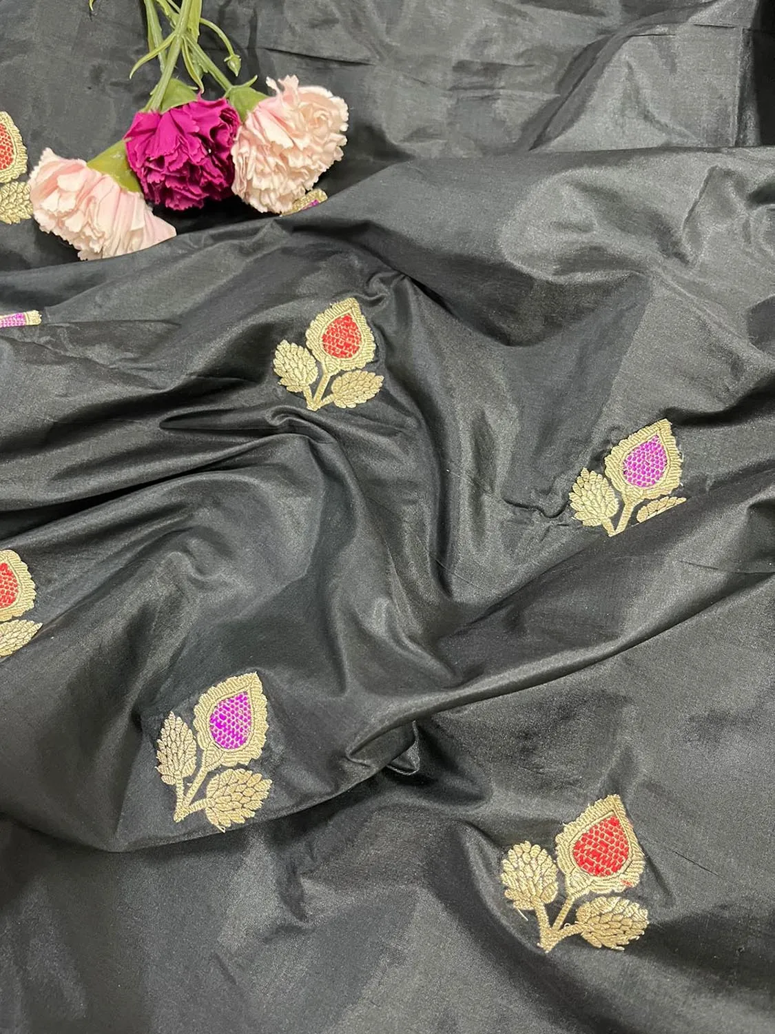 Black Banarasi Pure Katan Silk Meenakari Fabric ( 1 Mtr )